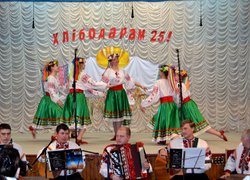 Народному самодіяльному ансамблю пісні і танцю «Хлібодари» – 25 років